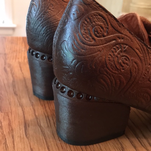 Noora by L'Artiste for Springstep - Picture 9 of 10